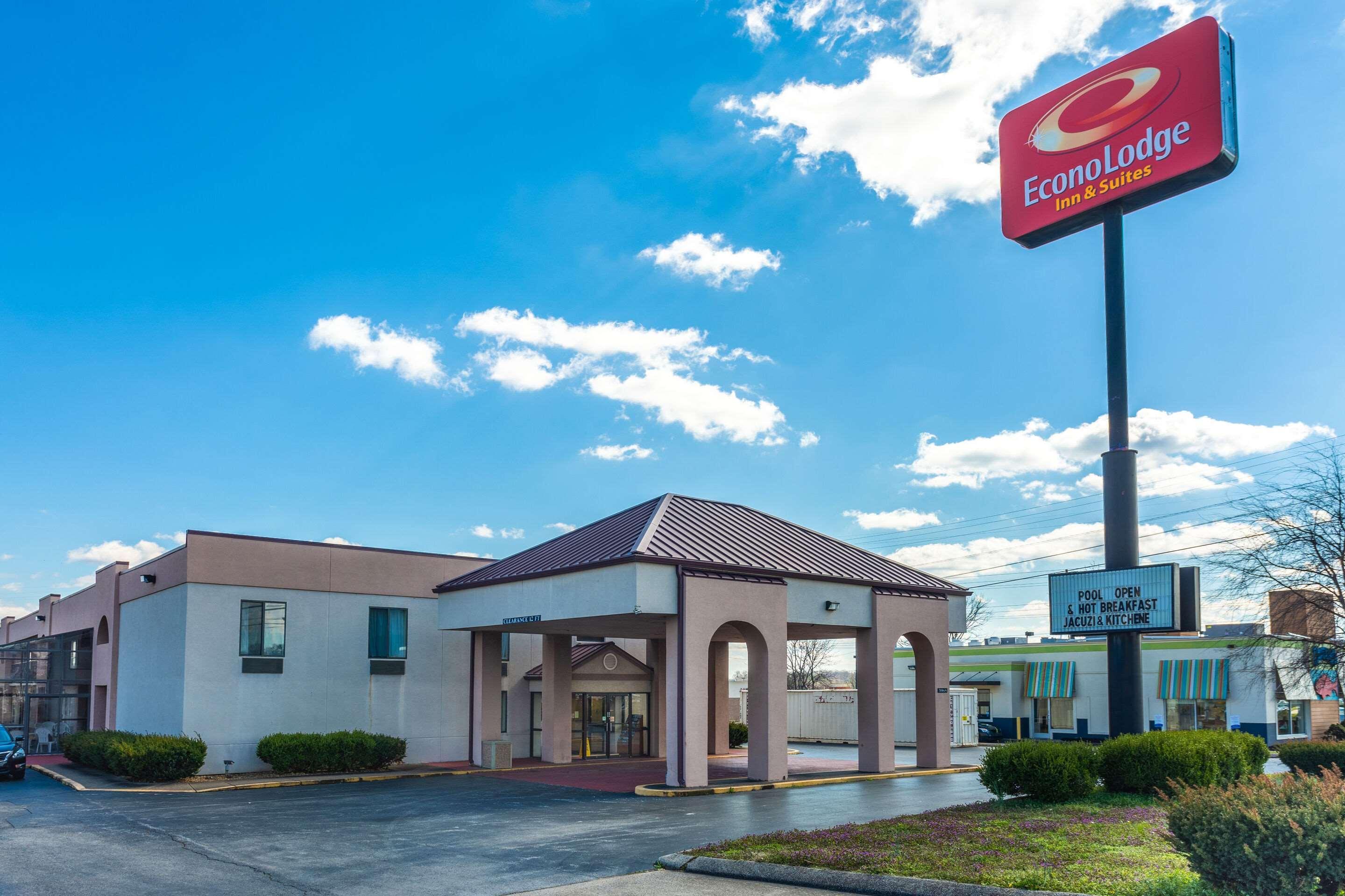 Econo Lodge & Suites Clarksville Exterior photo